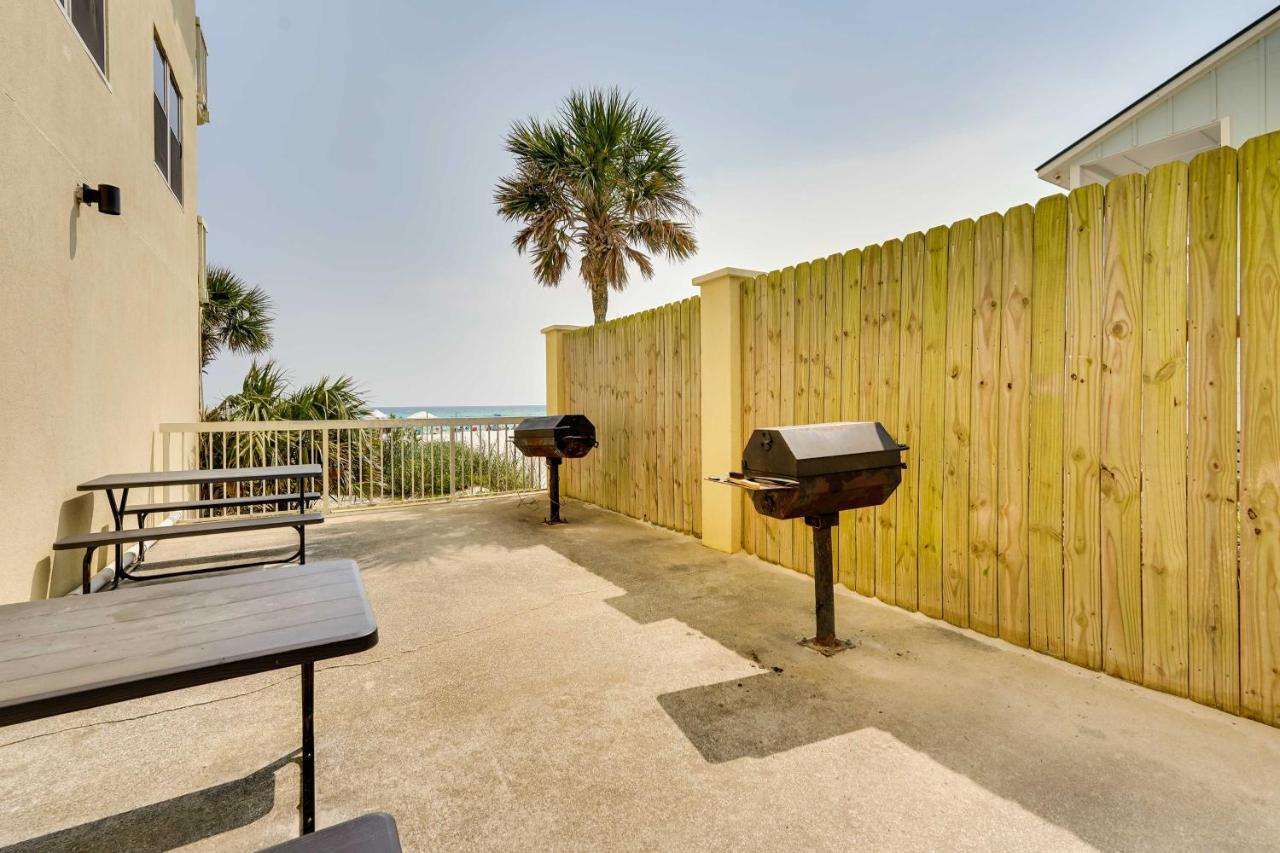 Beachfront Pcb With Ocean View And Pool Access! Apartment