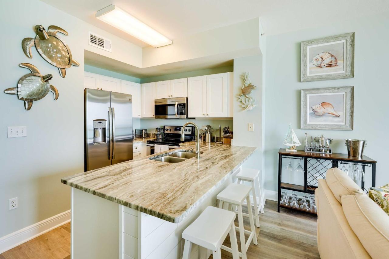 Apartment Beachfront Pcb With Ocean View And Pool Access!